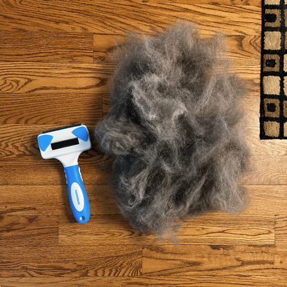 Mildshave?? Self-Cleaning Pet Deshedding Brush